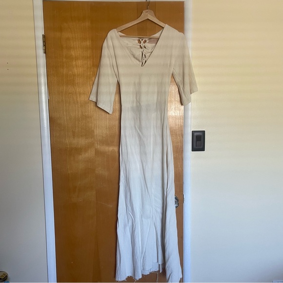 Boho lace up backless Cristal de Floresta Cotton Cream dress by aya sacred wear - Picture 5 of 7